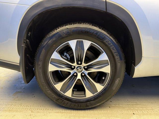 used 2024 Toyota Highlander car, priced at $39,398