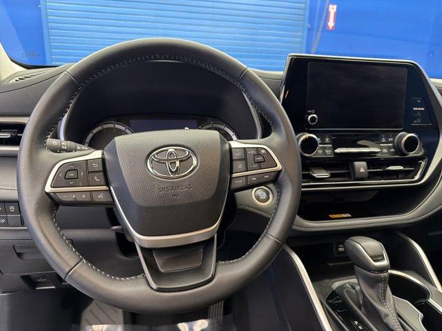 used 2024 Toyota Highlander car, priced at $39,398