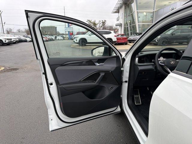 new 2026 Volkswagen Tiguan car, priced at $38,998