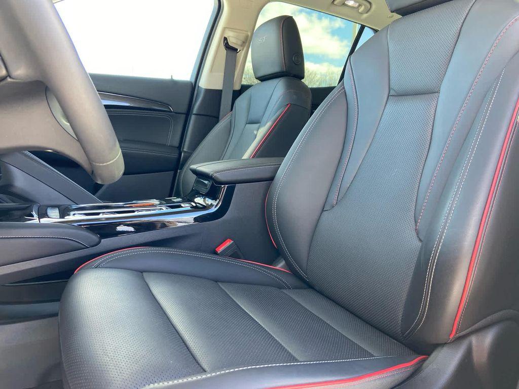 used 2023 Buick Envision car, priced at $28,997