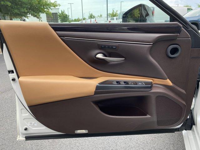 used 2020 Lexus ES 300h car, priced at $32,939
