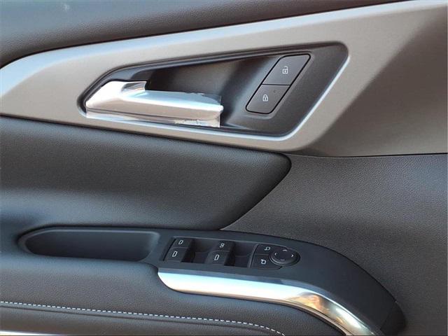 new 2026 Chevrolet Traverse car, priced at $43,211