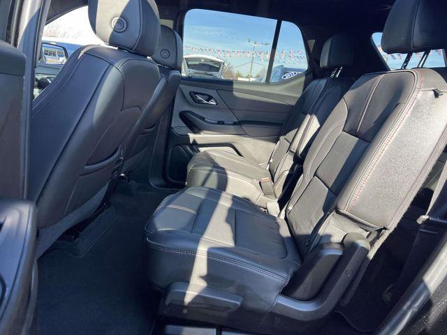 used 2022 Chevrolet Traverse car, priced at $31,900