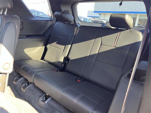 used 2022 Chevrolet Traverse car, priced at $33,500