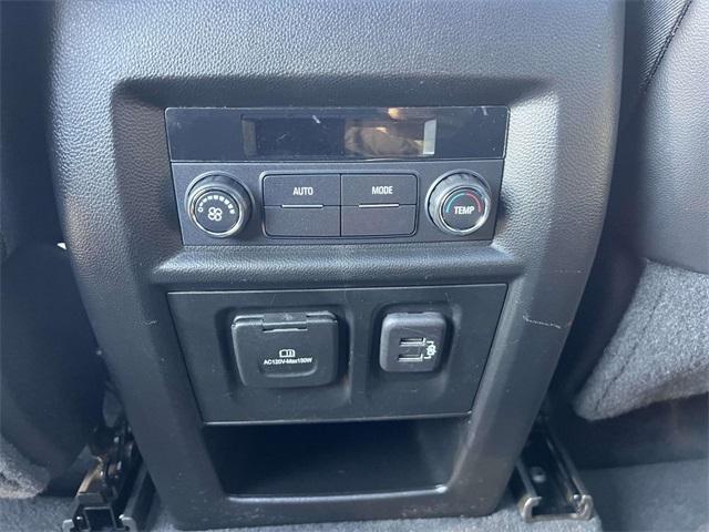 used 2022 Chevrolet Traverse car, priced at $33,500