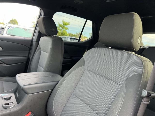 used 2023 Chevrolet Traverse car, priced at $25,300
