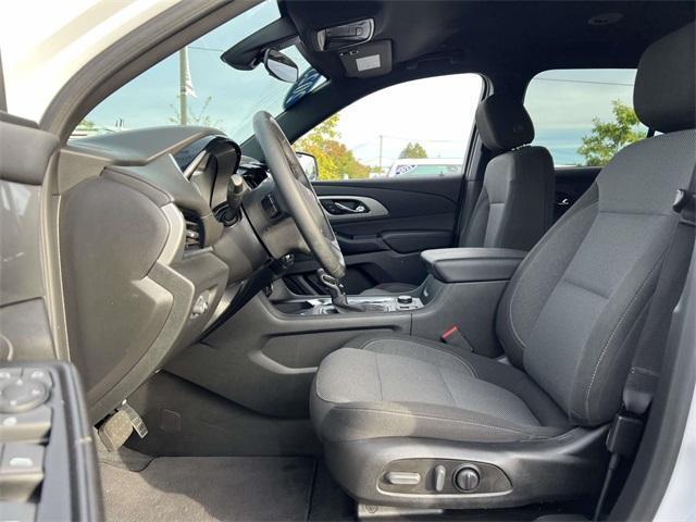 used 2023 Chevrolet Traverse car, priced at $25,300