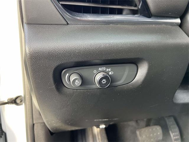 used 2023 Chevrolet Traverse car, priced at $25,300