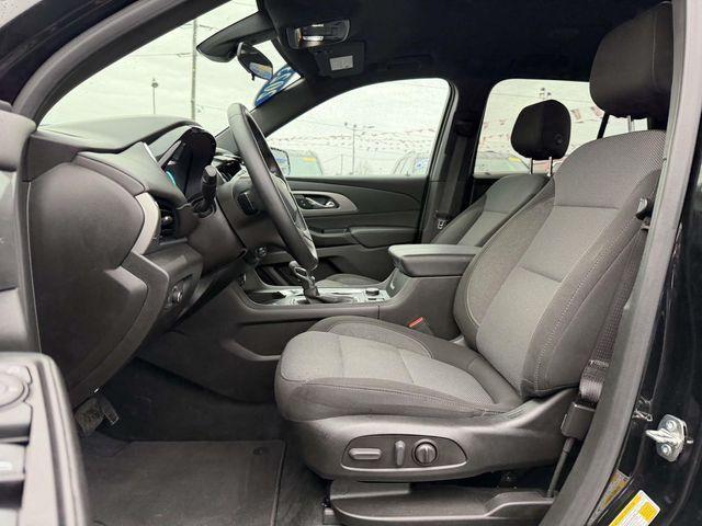 used 2023 Chevrolet Traverse car, priced at $26,900
