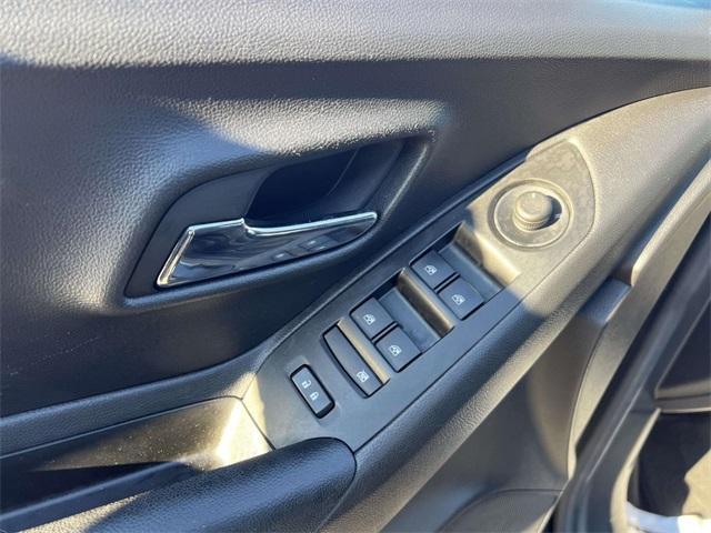 used 2022 Chevrolet Trax car, priced at $13,900