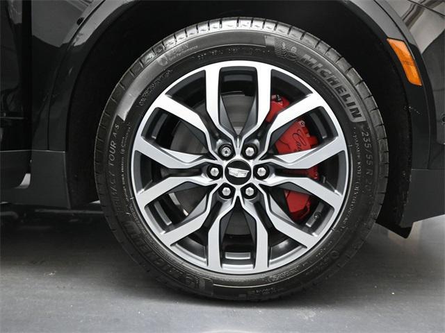 new 2026 Cadillac XT5 car, priced at $69,114