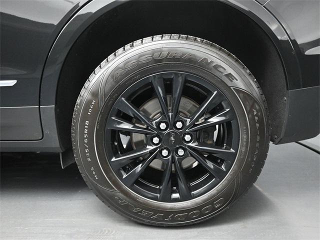 used 2022 Cadillac XT5 car, priced at $29,803