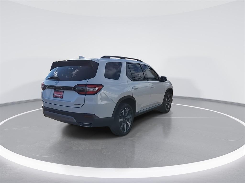 used 2025 Honda Pilot car, priced at $43,688