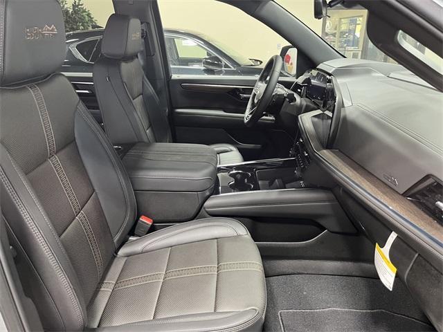 new 2025 Chevrolet Suburban car, priced at $81,622