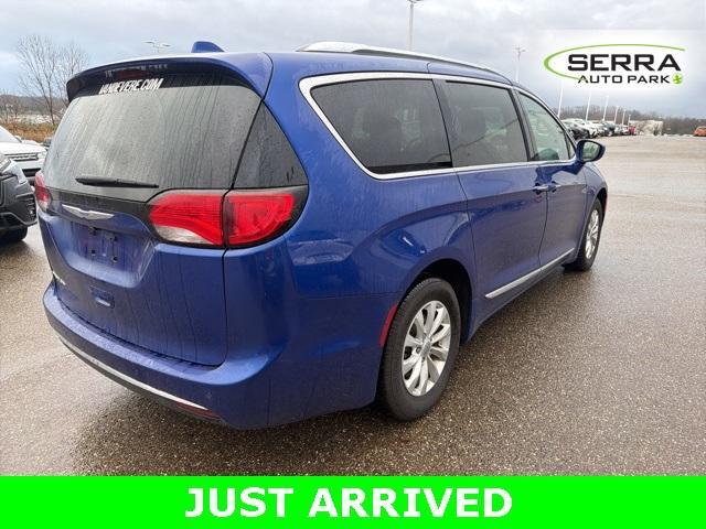 used 2018 Chrysler Pacifica car, priced at $16,477