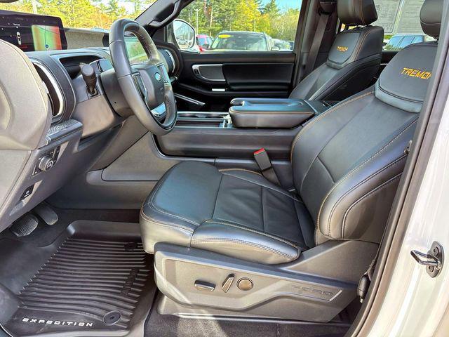used 2025 Ford Expedition car, priced at $73,020