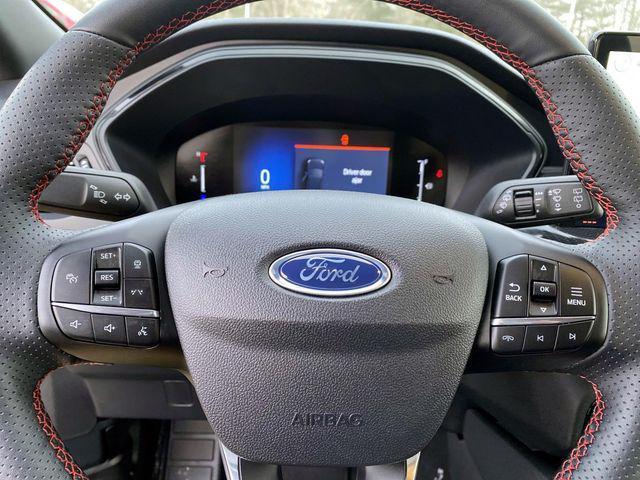 used 2025 Ford Escape car, priced at $29,900