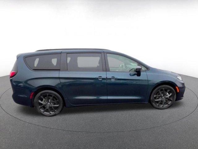 used 2025 Chrysler Pacifica car, priced at $35,320