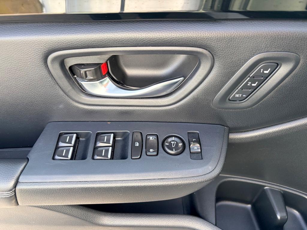 used 2023 Honda Pilot car, priced at $33,802