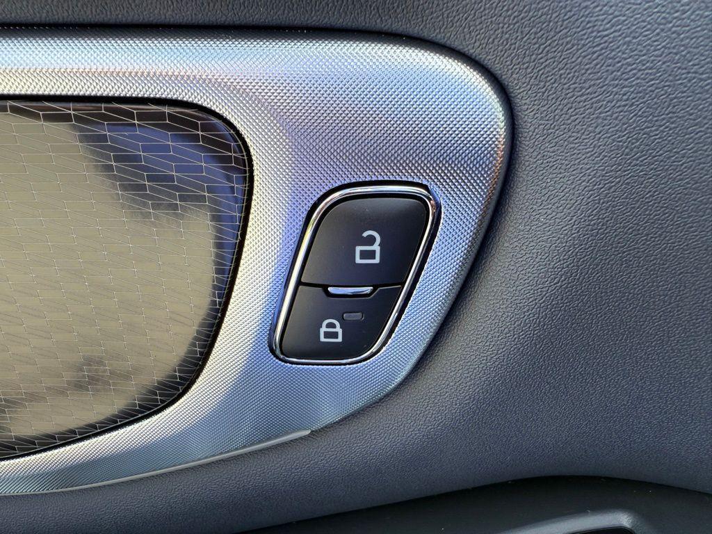 new 2025 Ford Expedition car, priced at $79,995