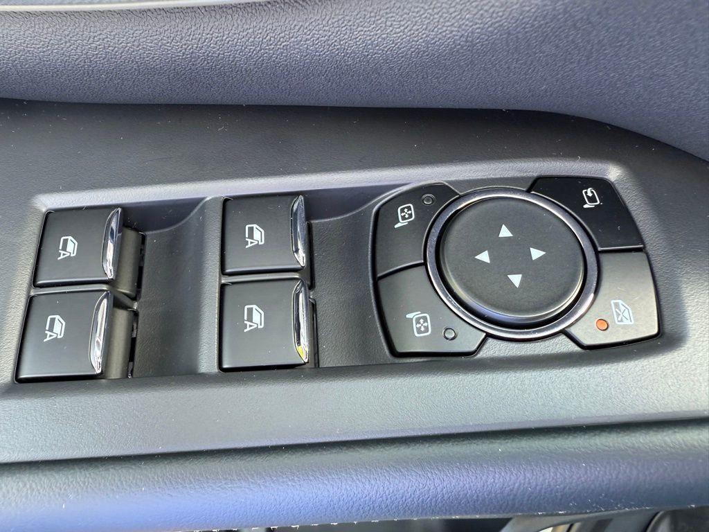 new 2025 Ford Expedition car, priced at $79,995