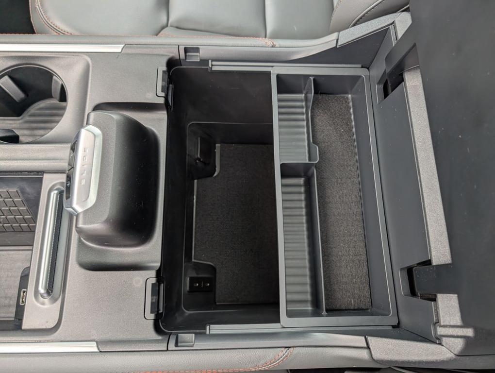used 2025 Ford Expedition car, priced at $60,692