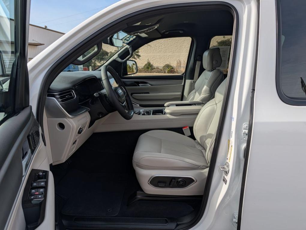 used 2025 Jeep Wagoneer car, priced at $54,101