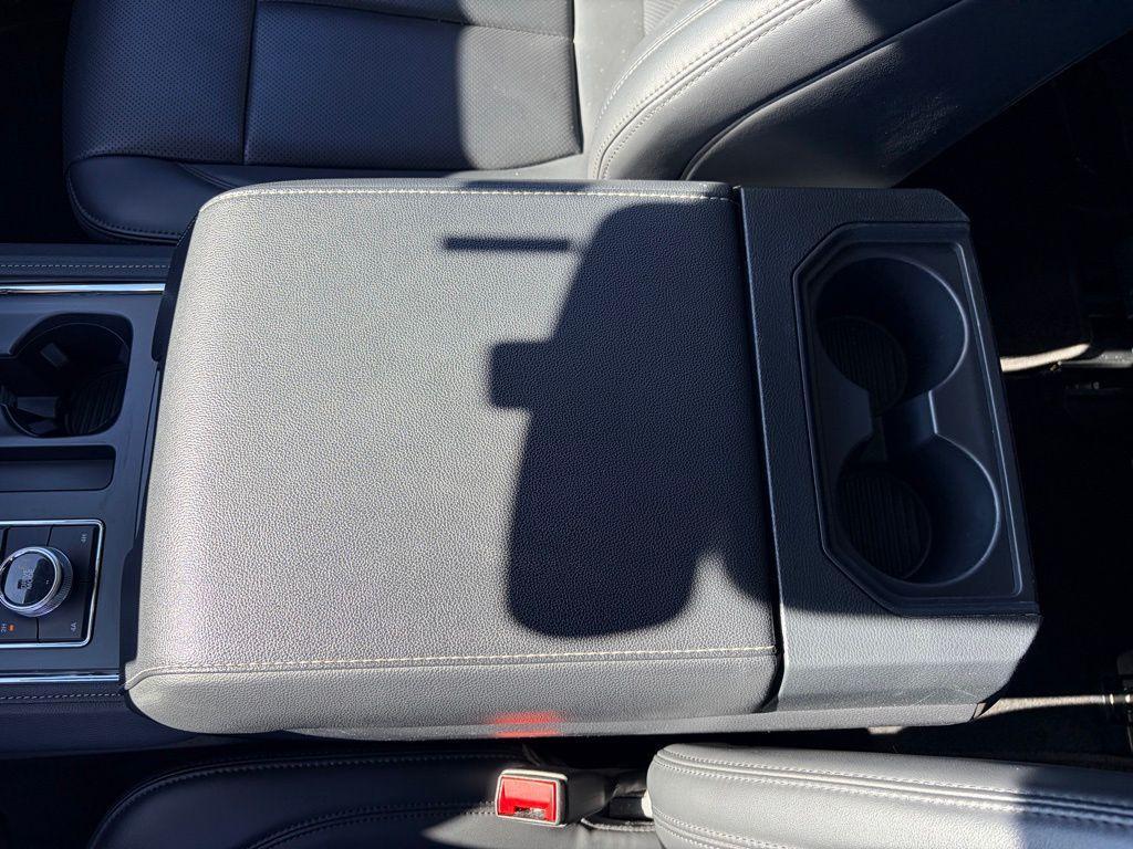 used 2024 Ford Expedition car, priced at $47,988