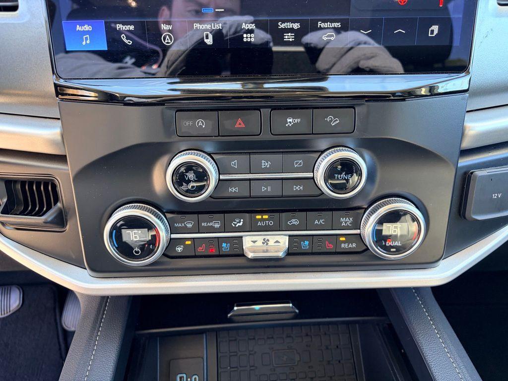 used 2024 Ford Expedition car, priced at $47,988