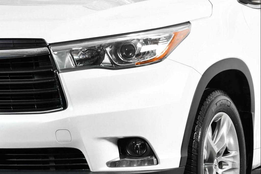 used 2014 Toyota Highlander car, priced at $23,998