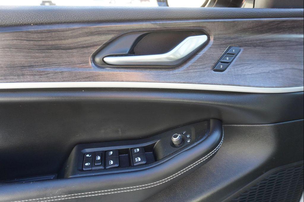 used 2024 Jeep Grand Cherokee L car, priced at $35,935