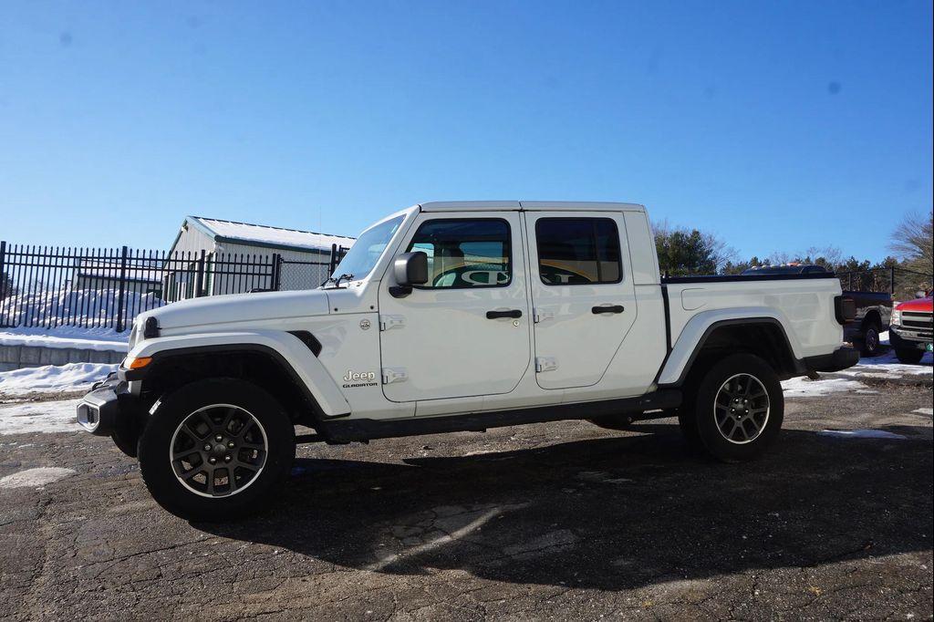 used 2022 Jeep Gladiator car, priced at $33,122
