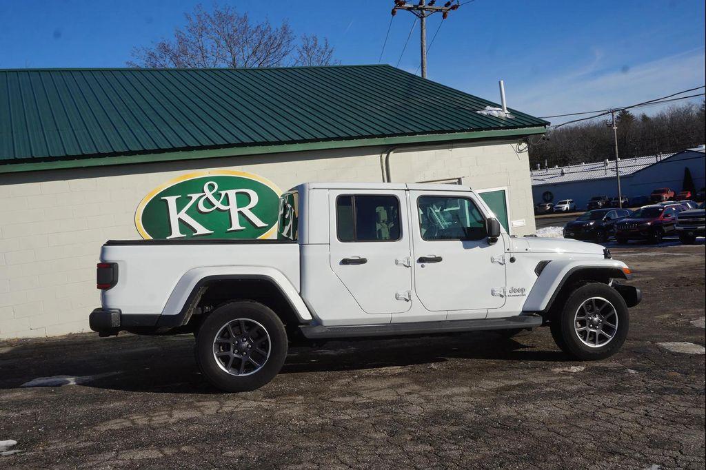 used 2022 Jeep Gladiator car, priced at $33,122