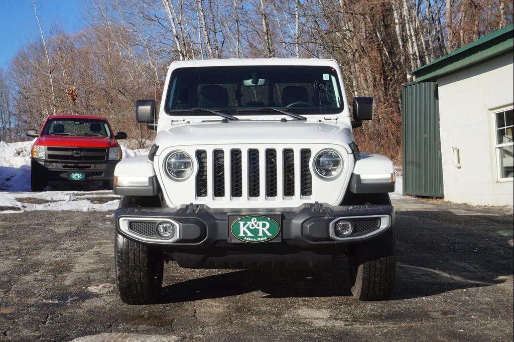 used 2022 Jeep Gladiator car, priced at $33,122