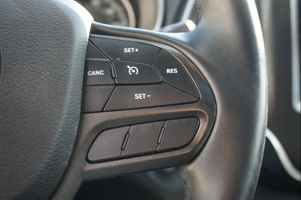 used 2020 Jeep Cherokee car, priced at $21,290