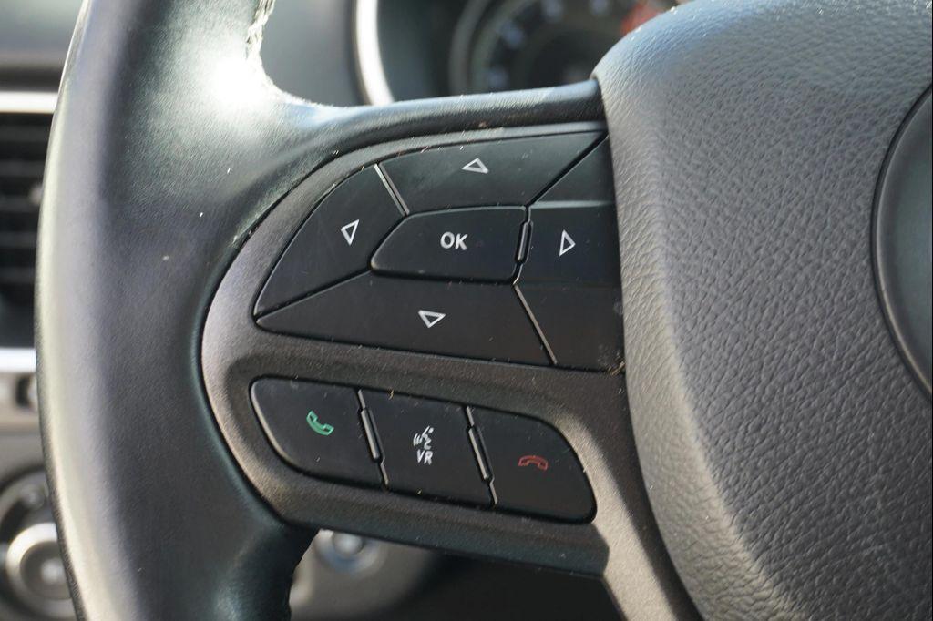 used 2020 Jeep Cherokee car, priced at $21,290