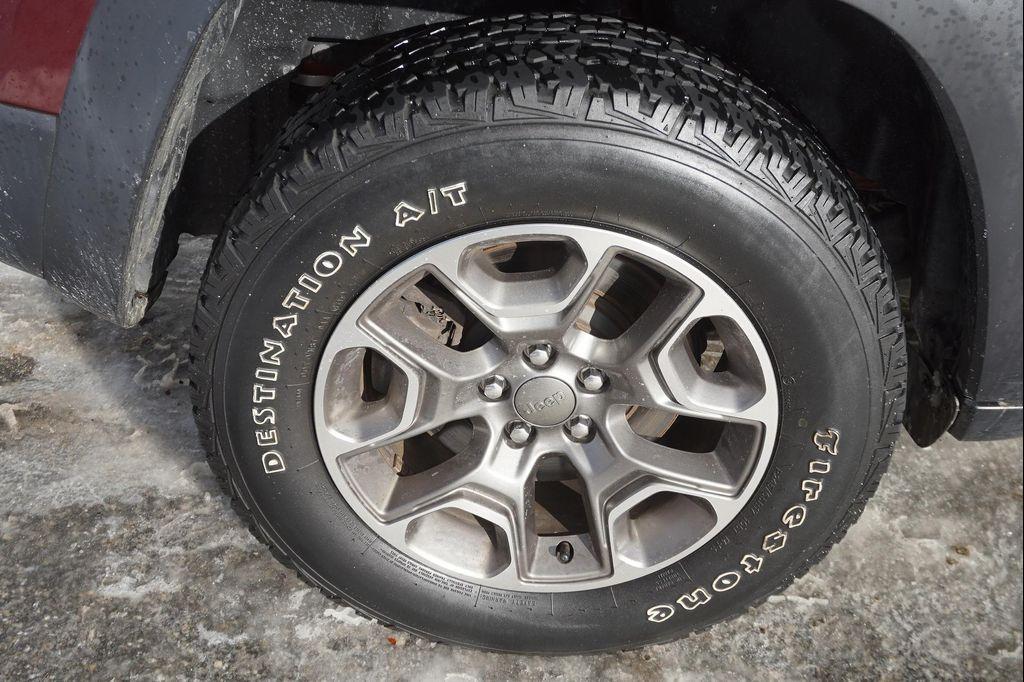 used 2020 Jeep Cherokee car, priced at $21,290