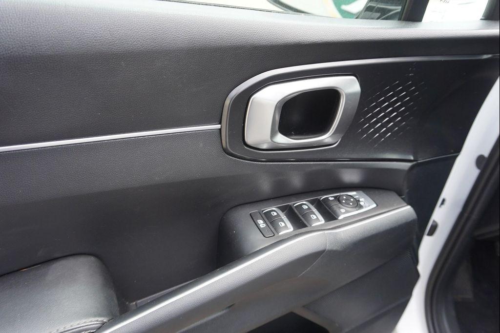 used 2023 Kia Sorento car, priced at $22,799