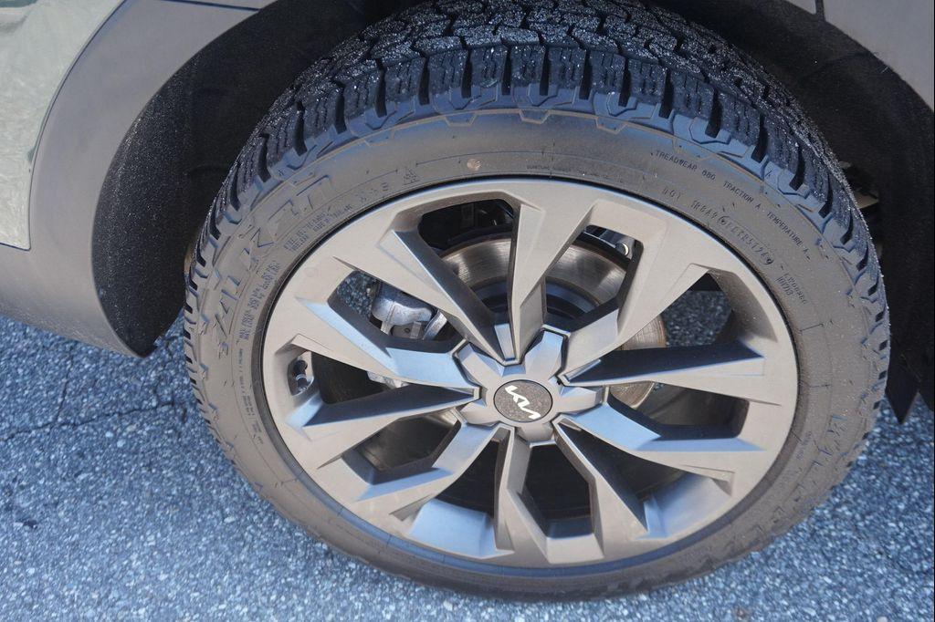 used 2023 Kia Sorento car, priced at $34,385