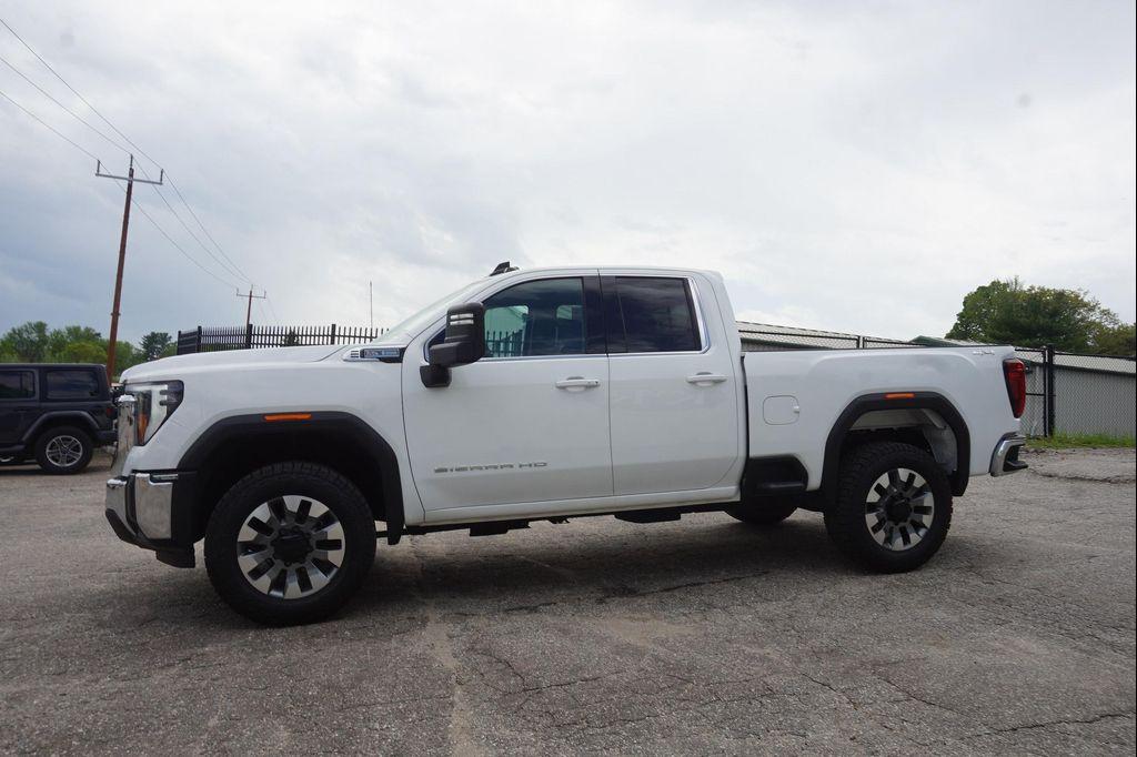 used 2025 GMC Sierra 2500 car, priced at $52,874
