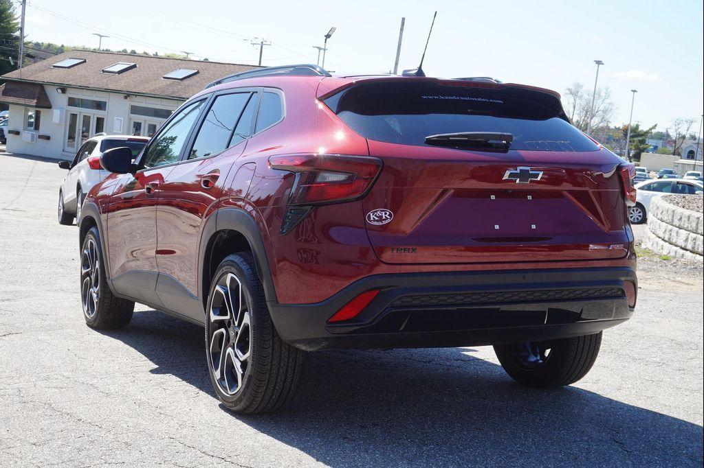 used 2025 Chevrolet Trax car, priced at $25,944