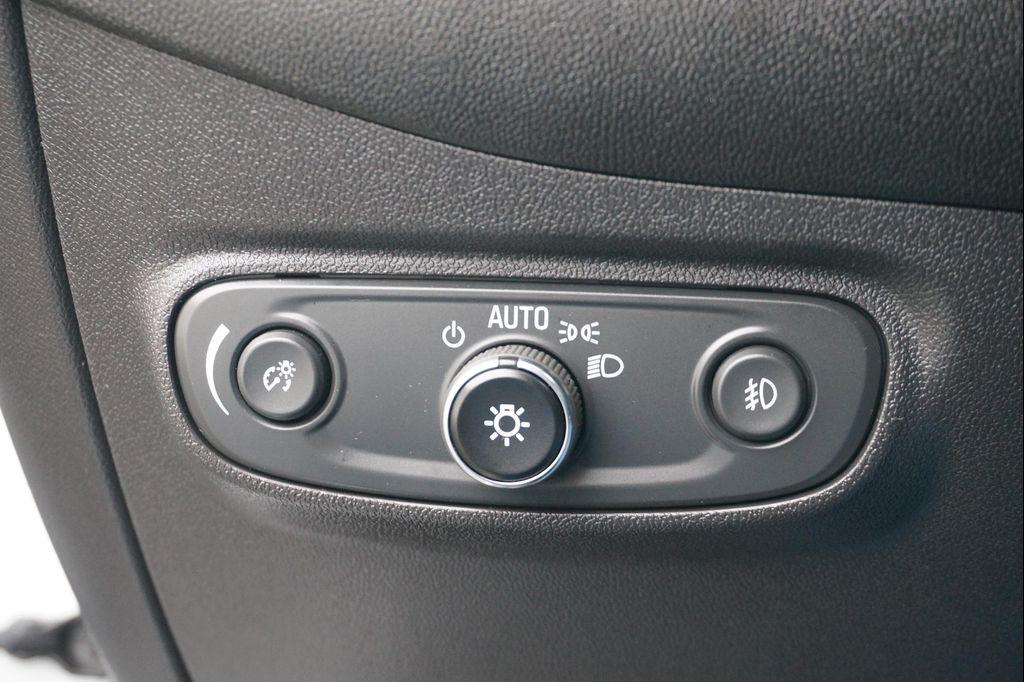 used 2021 Chevrolet Equinox car, priced at $21,674