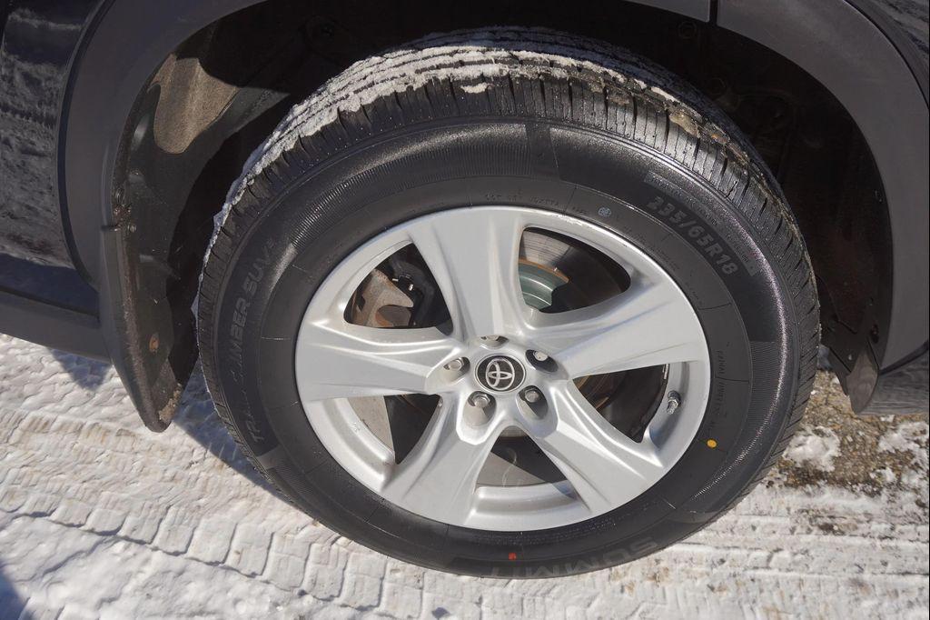 used 2021 Toyota Highlander car, priced at $28,290