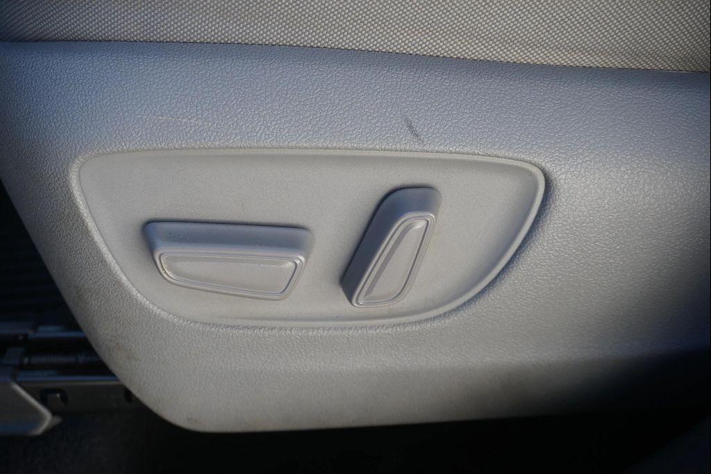 used 2021 Toyota Highlander car, priced at $28,290