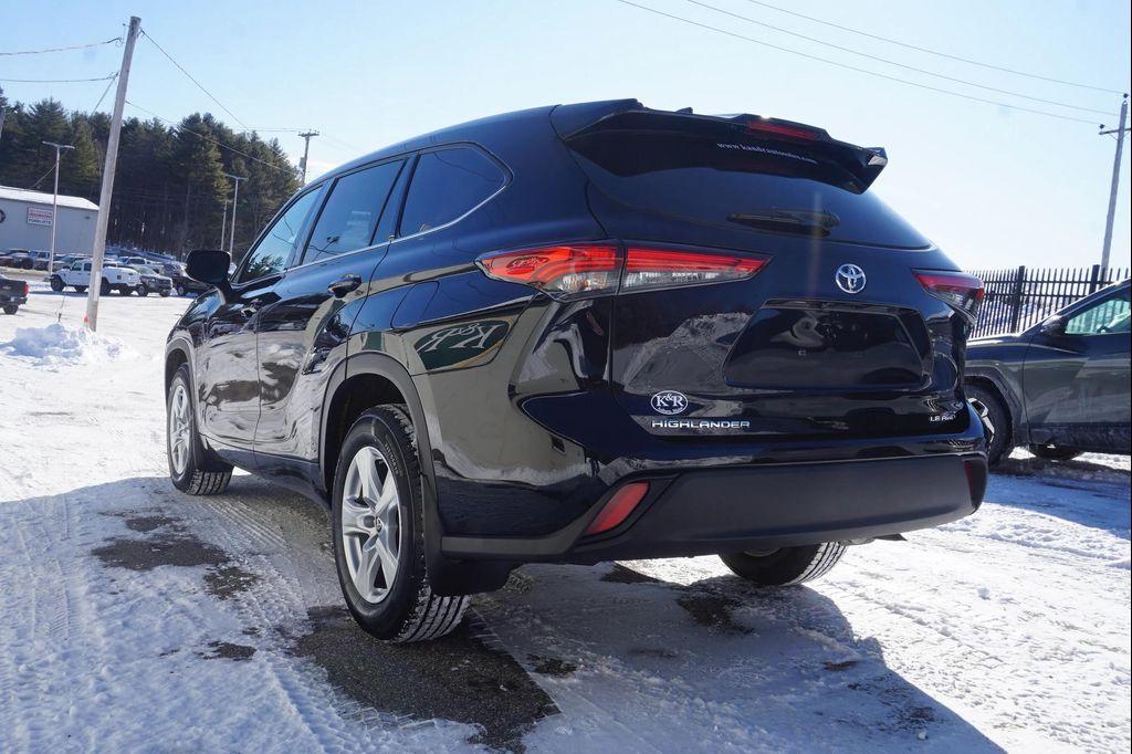 used 2021 Toyota Highlander car, priced at $28,290