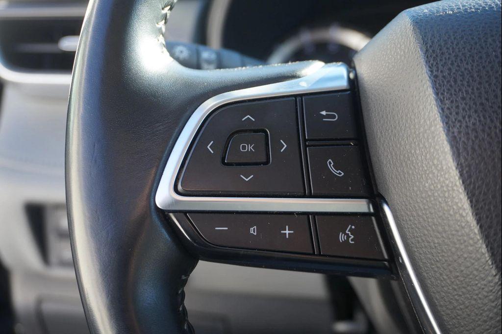 used 2021 Toyota Highlander car, priced at $28,290