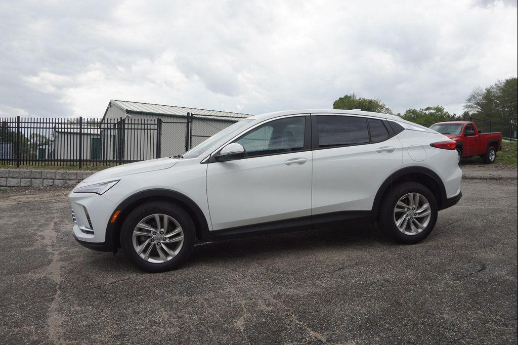 used 2024 Buick Envista car, priced at $21,125