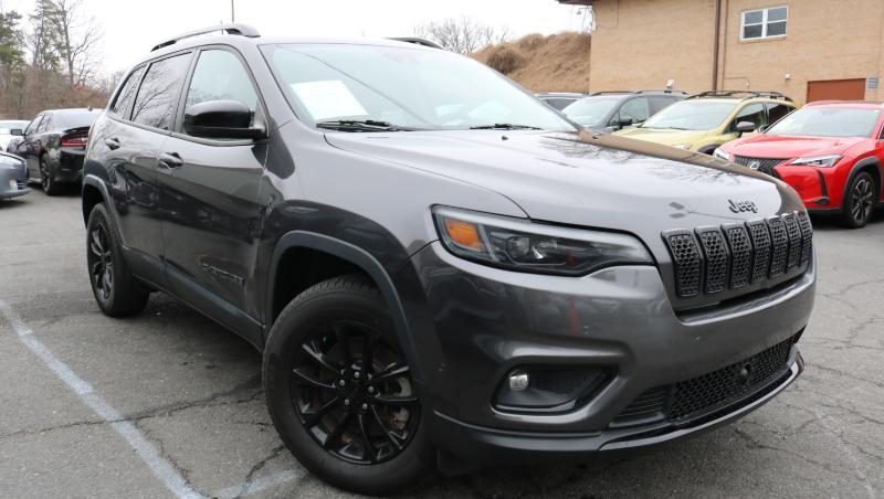 used 2023 Jeep Cherokee car, priced at $15,777