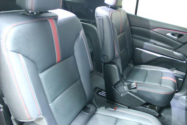 used 2025 Chevrolet Traverse car, priced at $50,900