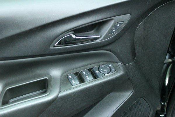 used 2024 Chevrolet Equinox car, priced at $21,900